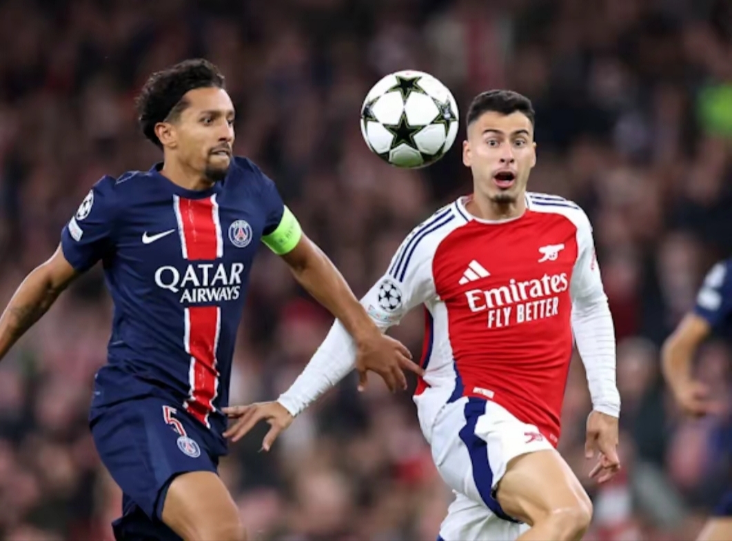 包含巴黎圣日耳曼客场轻松获胜，领先优势拉大的词条